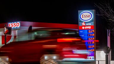 Spritpreise an einer Tankstelle.